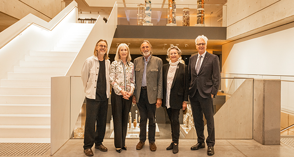 Dean, former Chancellor, donors and VC in Wilkinson Building