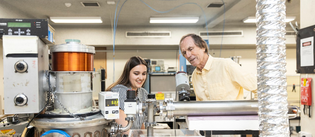 PhD candidate Linda Losurdo (left) and her supervisor Professor David McKenzie in a lab