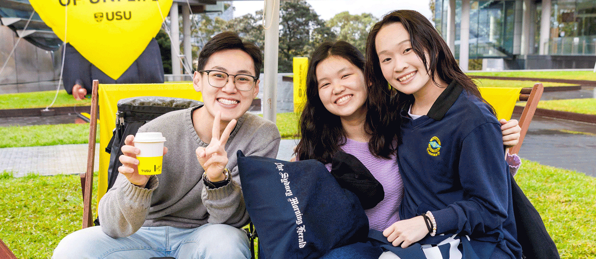 Students on the Law lawns at Welcome
